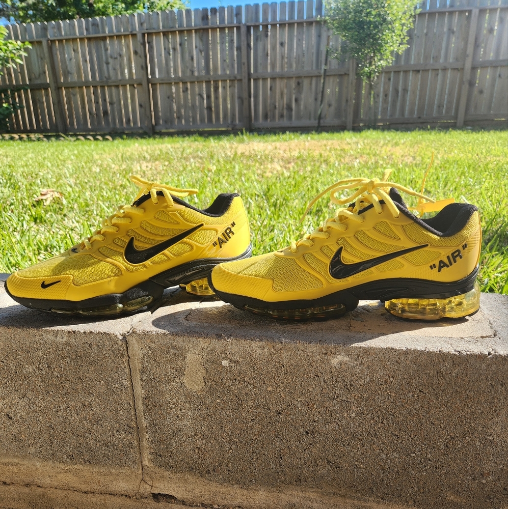 Yellow and black Airmax shoes size 9.5 for Woman